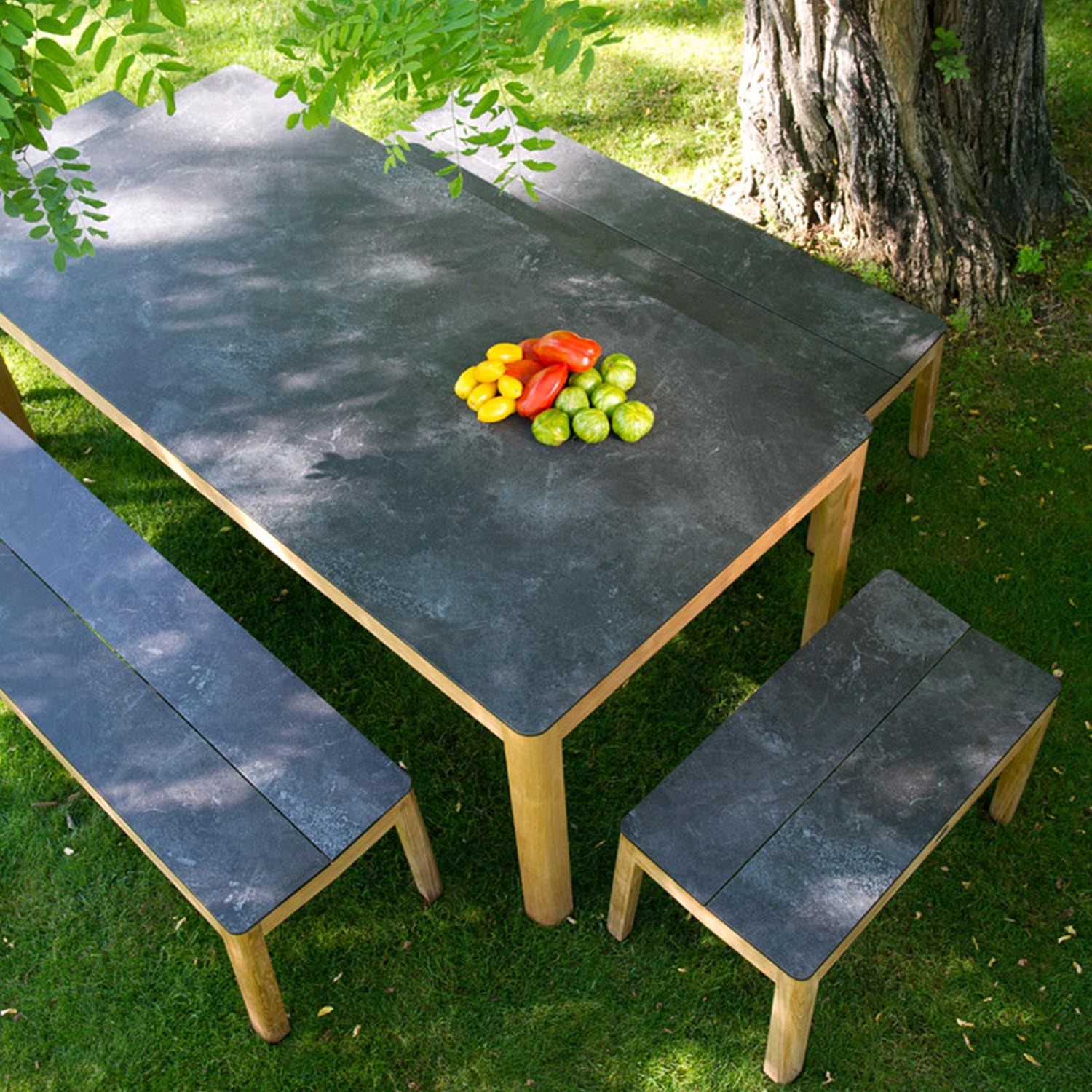 LES JARDINS TEKURA Table