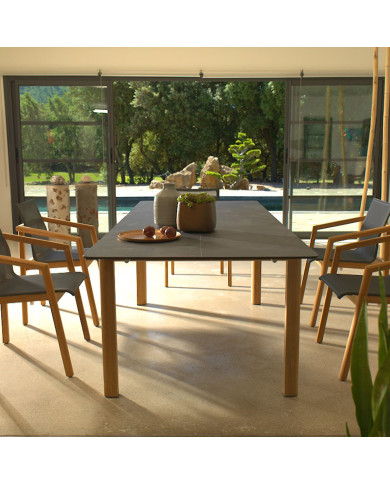 LES JARDINS TEKURA Table
