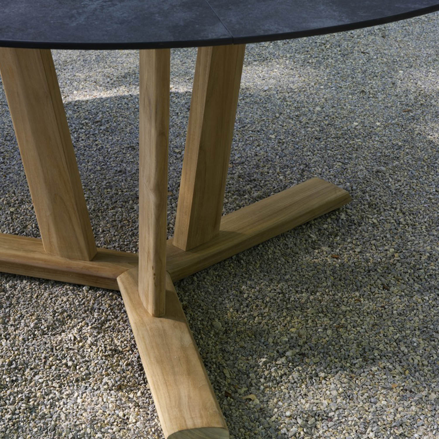 Round Table TEKURA Les Jardins