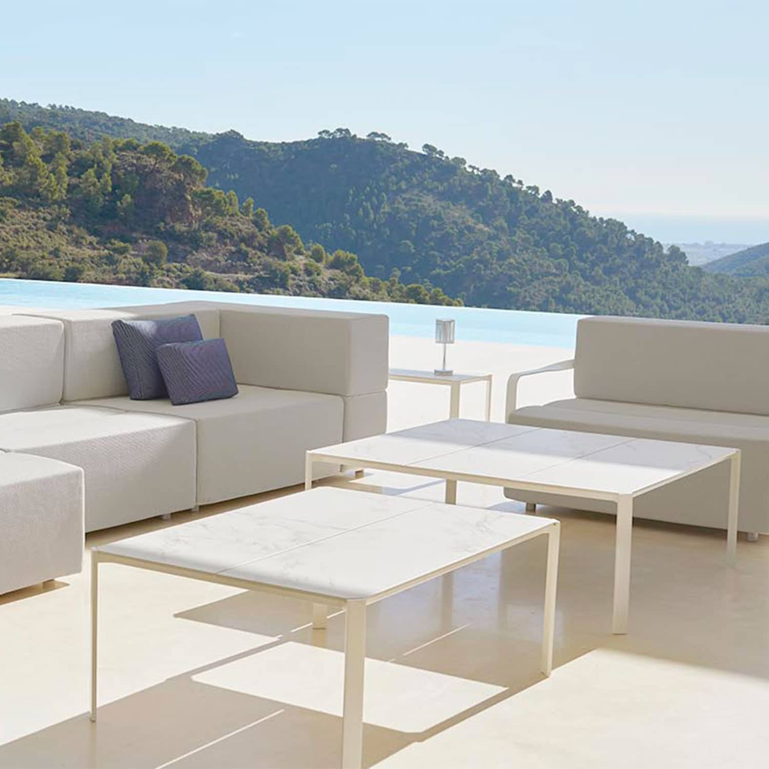 TABLET coffee table 105 x 105 cm Vondom