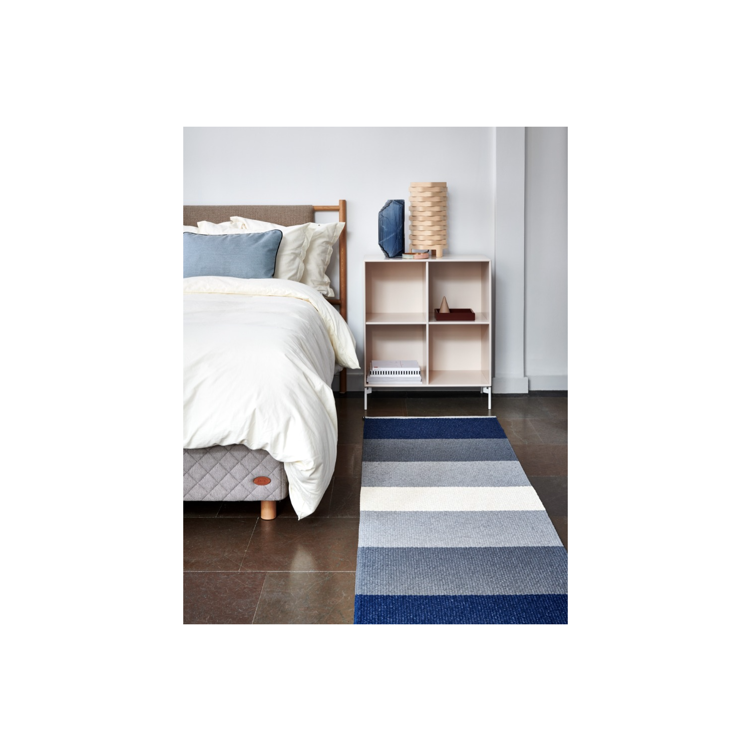 Tapis KIM dark blue Pappelina