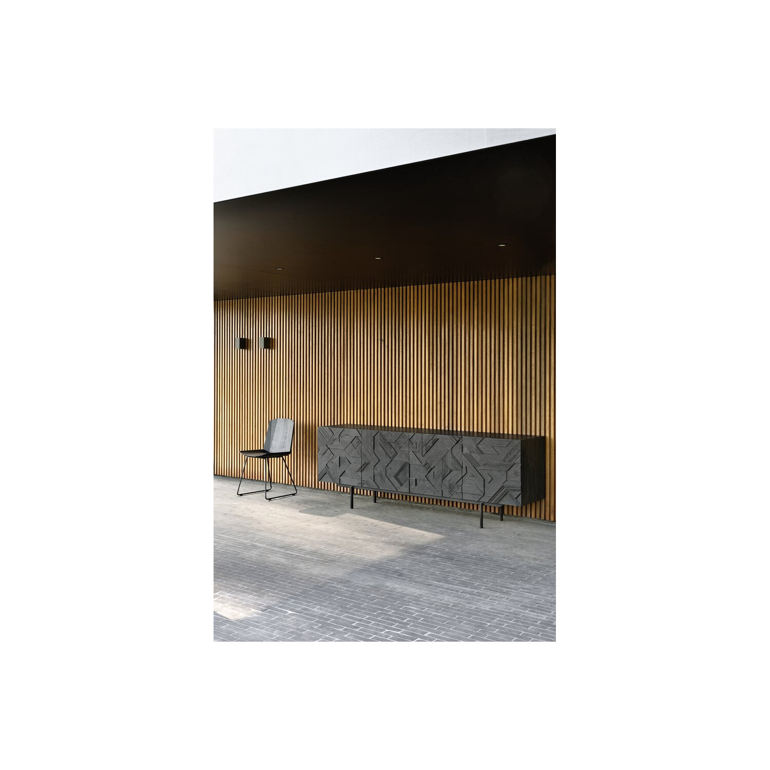 Buffet GRAPHIC en teck noir Ethnicraft