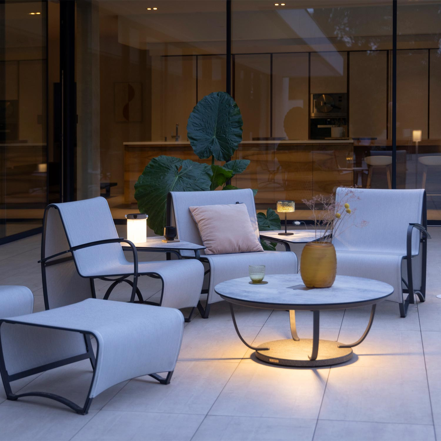 Les Jardins JET STREAM grey solar illuminated coffee table