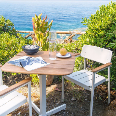 Emu SHINE teck square table 