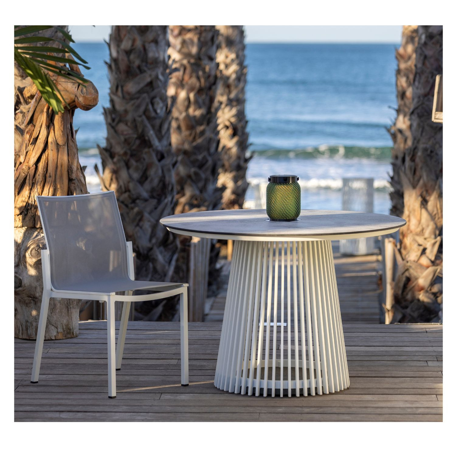 Les Jardins HALO solar iIluminated table Ø110 cm 