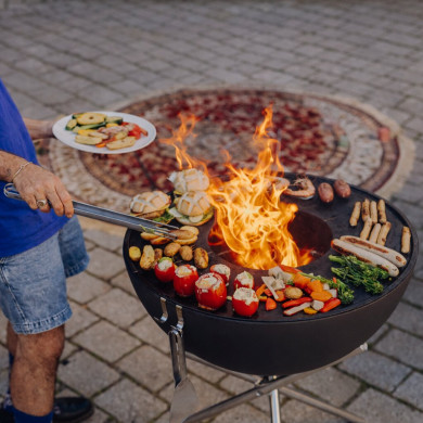 BOWL 70 fire pit set with plancha by Höfats