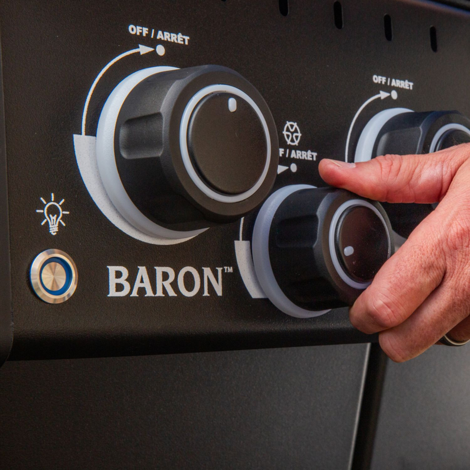 BARON 490 IRX Shadow barbecue by Broil King