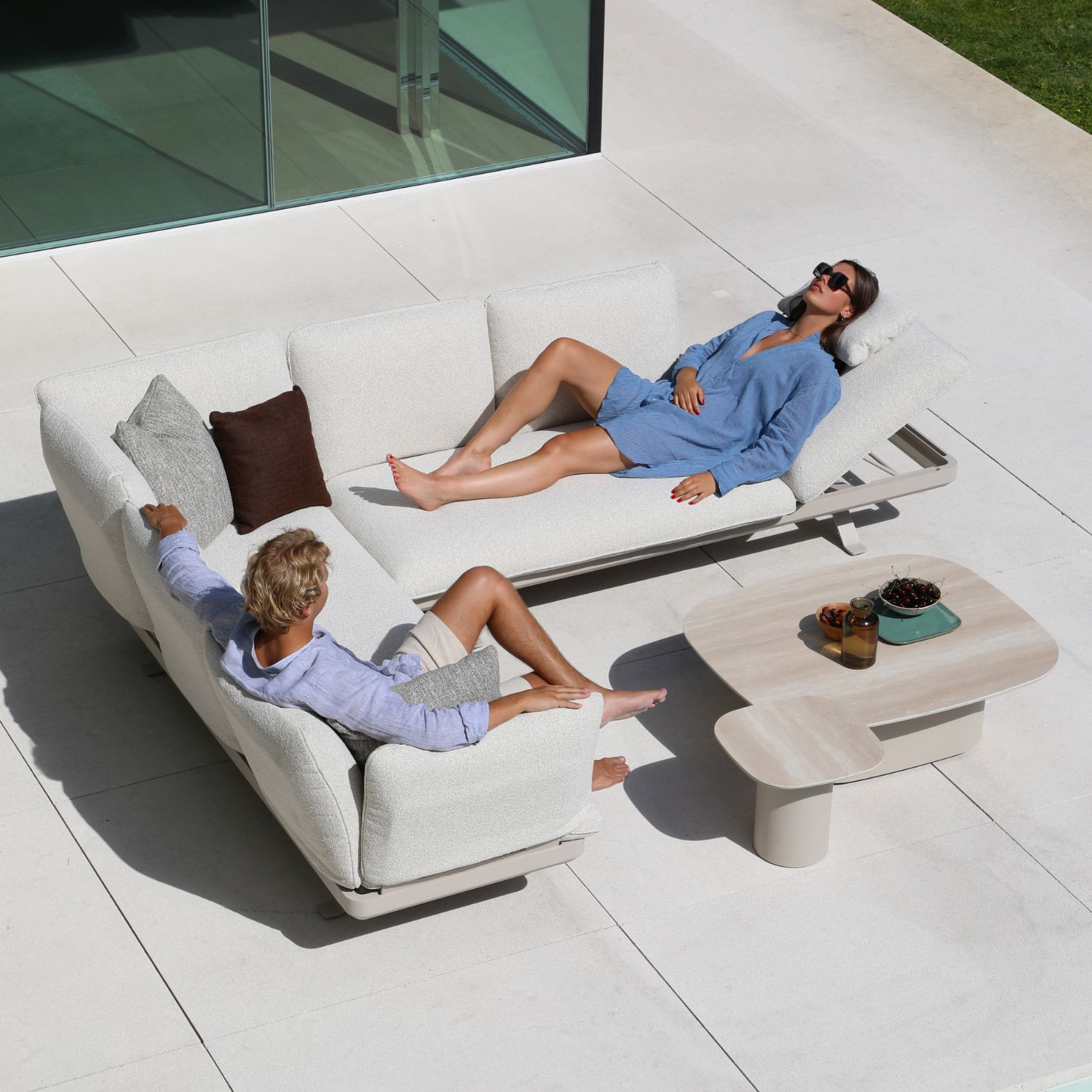 LAGUNA modular garden lounge by Les Jardins du Sud