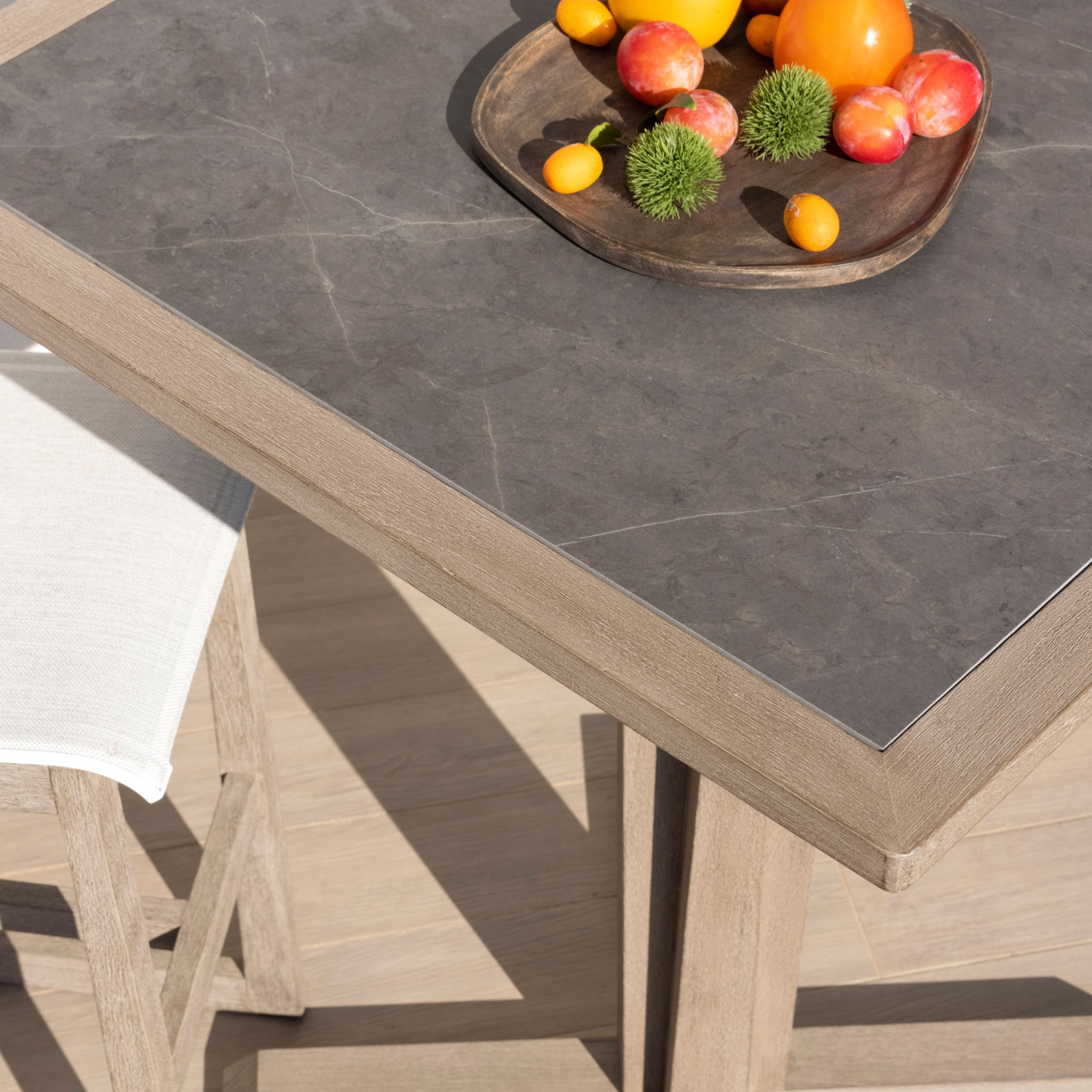 SKAAL black marble ceramic high dining table Les Jardins