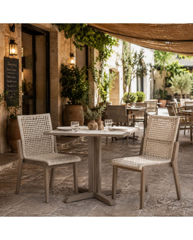 SKAAL white tadelakt ceramic square table 2 people Les Jardins