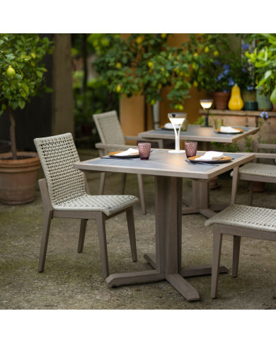 Table carrée 2 personnes céramique marbre noir SKAAL Les Jardins