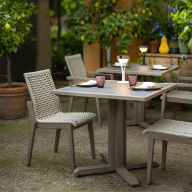SKAAL black marble ceramic square table 2 people Les Jardins