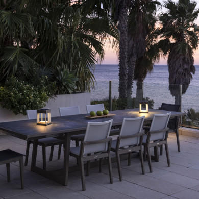 SKAAL black marble ceramic extendable table for 10/12 people Les Jardins
