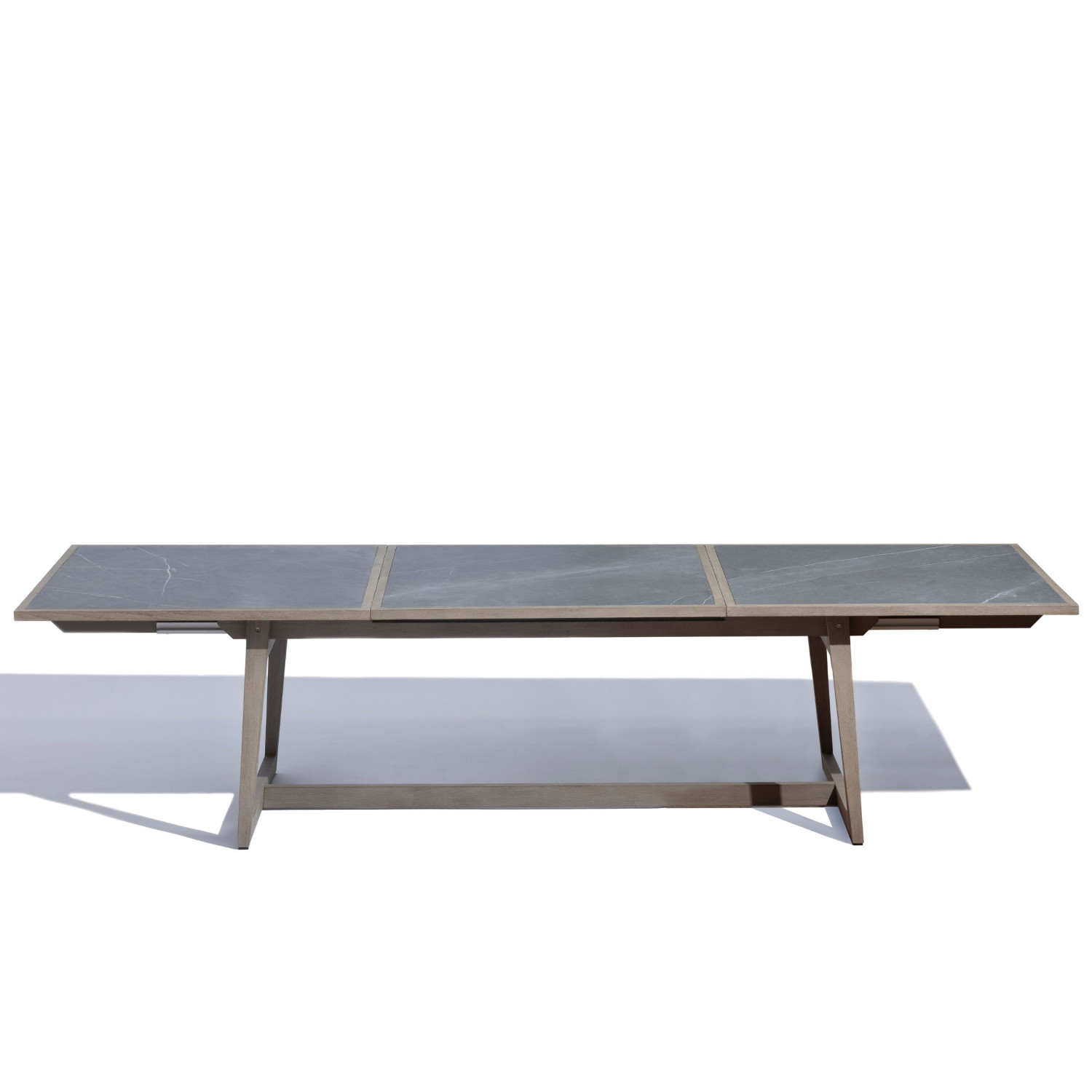 SKAAL black marble ceramic extendable table for 10/12 people Les Jardins