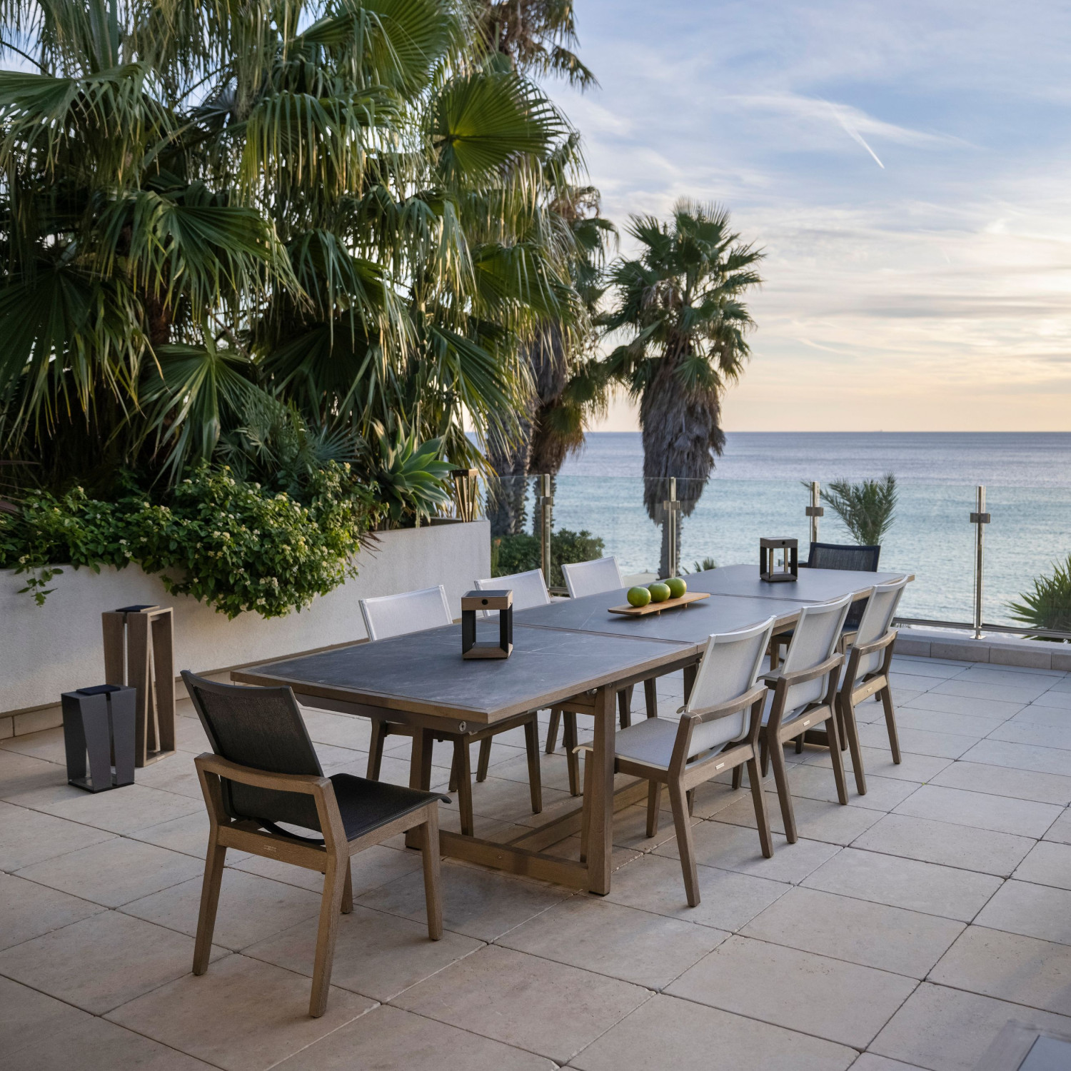 Table extensible 10/12 personnes céramique marbre noir SKAAL Les Jardins