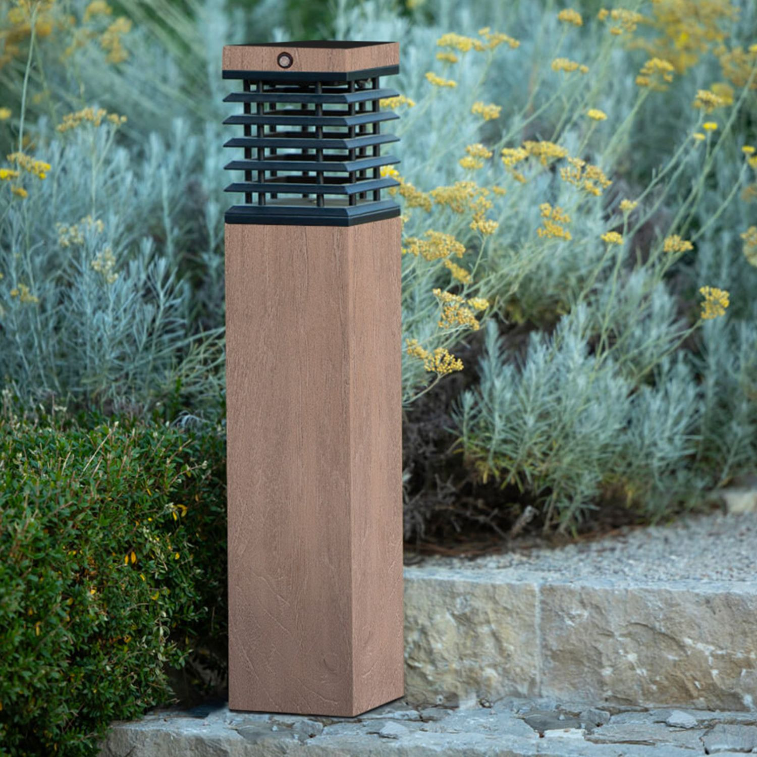 Borne solaire TEKURA à planter ou à sceller Les Jardins