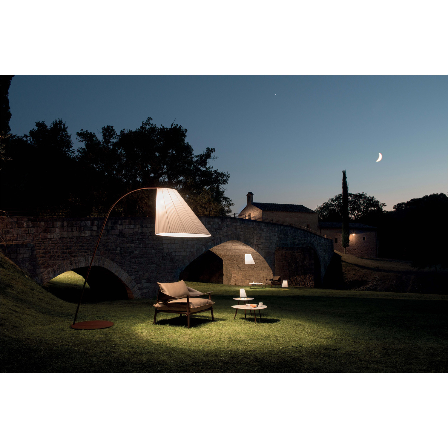 Lampe sur Pied CONE EMU